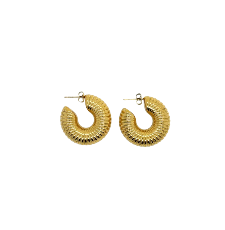 This chunky set is perfect for any season, they can go from a frosty day out in the city to a warm sunny beach day. 