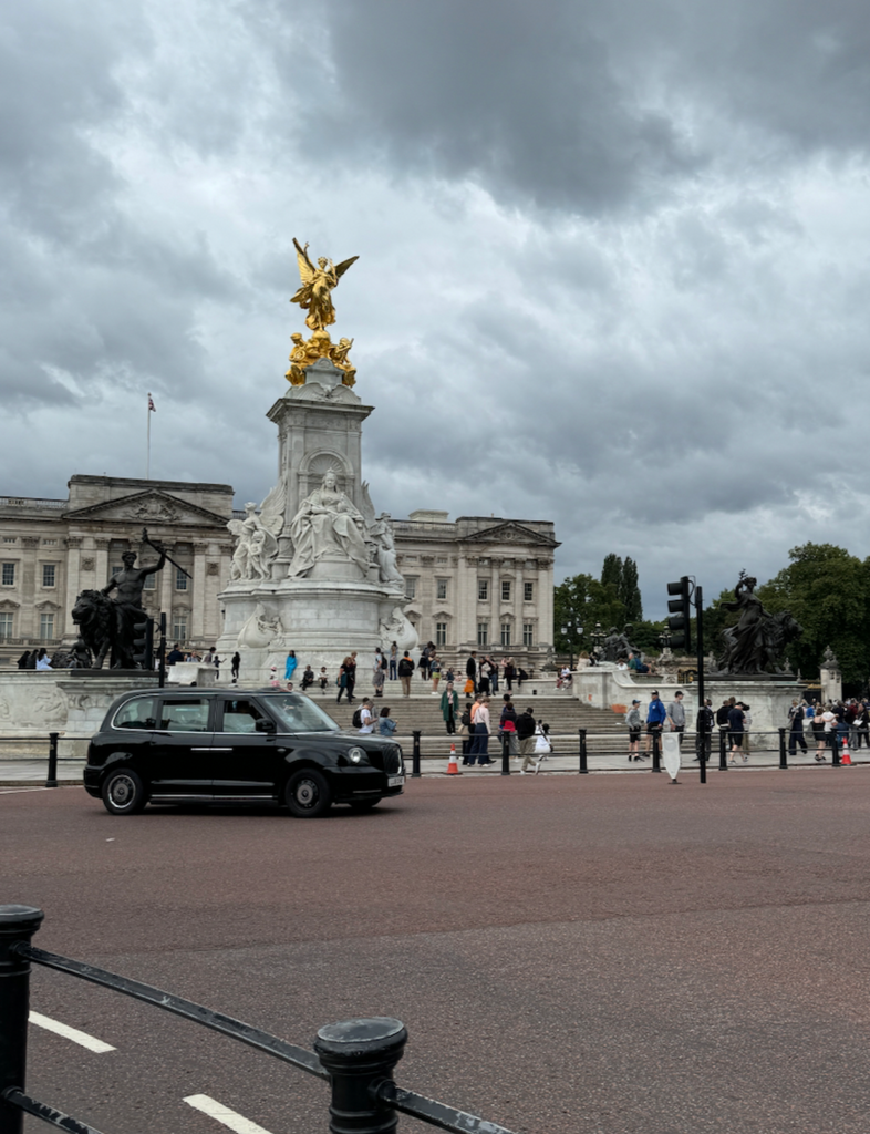 Witness the grandeur of Buckingham Palace, the official residence of the British monarch.