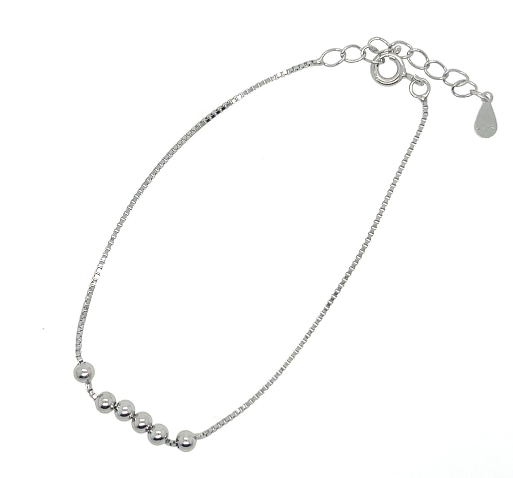 Kids' 6-inch 925 sterling silver bracelet with ball beads on a sleek silver box chain and 1-inch extender.
Delicate and durable children’s jewelry—perfect for birthdays, holidays, or first keepsakes.