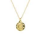 18-inch gold plated stainless steel necklace featuring a 5/8 inch nautilus design pendant with 2.5-inch extender.
Chic and symbolic accessory—ideal for beach lovers, gifts, or everyday elegance.