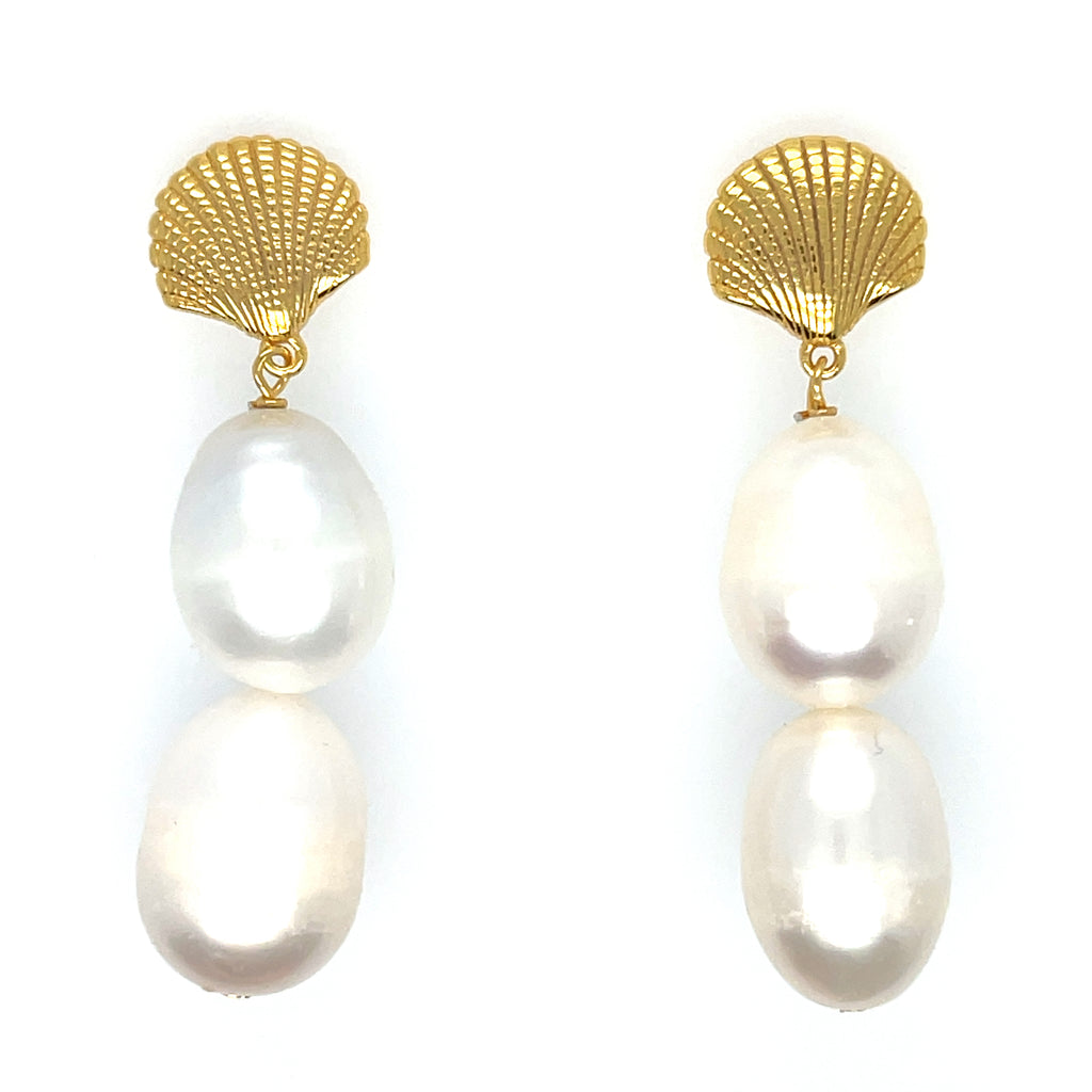 1.5-inch gold plated sterling silver earrings featuring elegant shell design with lustrous pearl drops.
Perfect coastal-inspired jewelry for beach weddings, summer outfits, or everyday elegance.