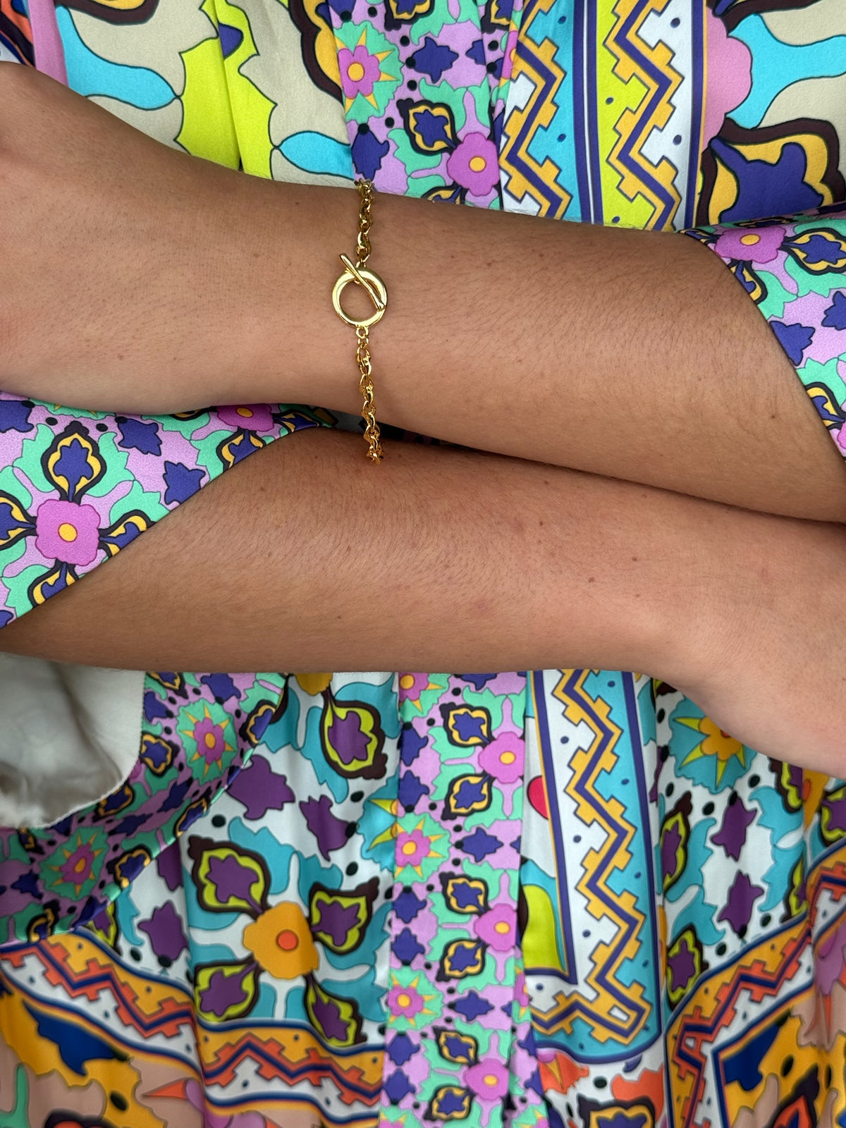 A simple piece to add a little glamour to any stack. This gold chain bracelet is the perfect addition to your collection.&nbsp;