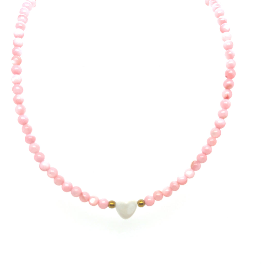 Natural shell bead necklace with heart charm, 14-inch length plus 2-inch extender for adjustable fit.
Beachy and elegant accessory—perfect for layering, summer outfits, or coastal-inspired style.