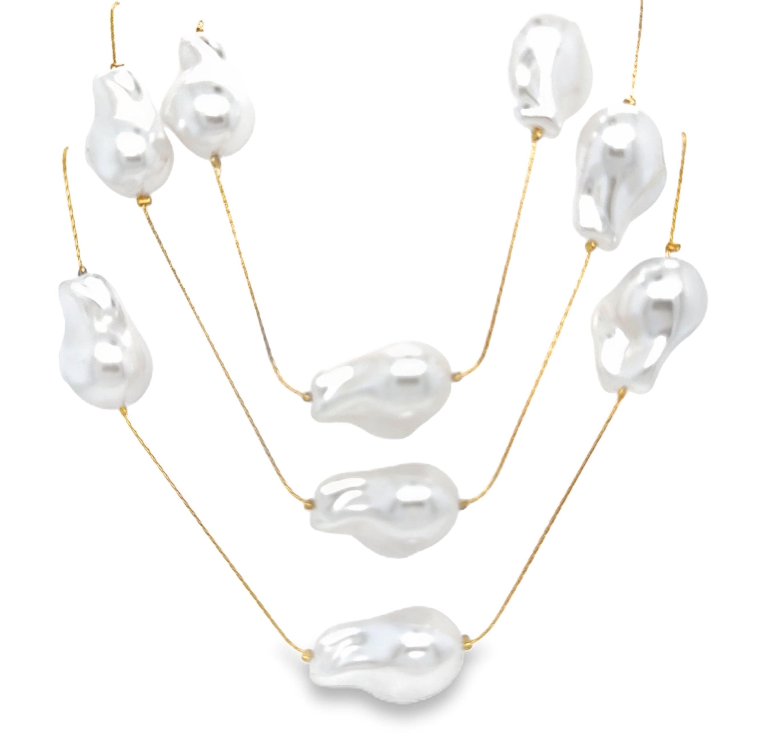 Three strand necklace with baroque pearls and gold plated chain, layered pearl choker for elegant boho or bridal style