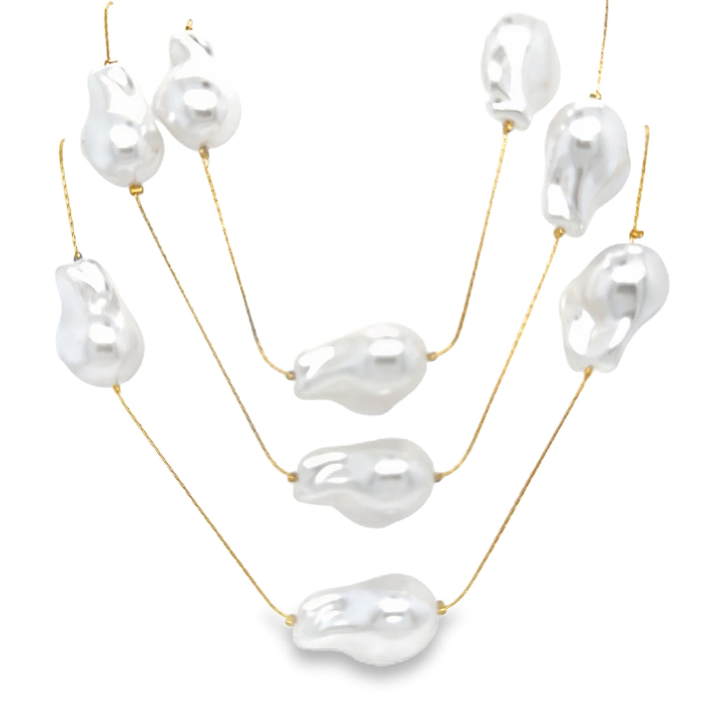 Three strand necklace with baroque pearls and gold plated chain, layered pearl choker for elegant boho or bridal style