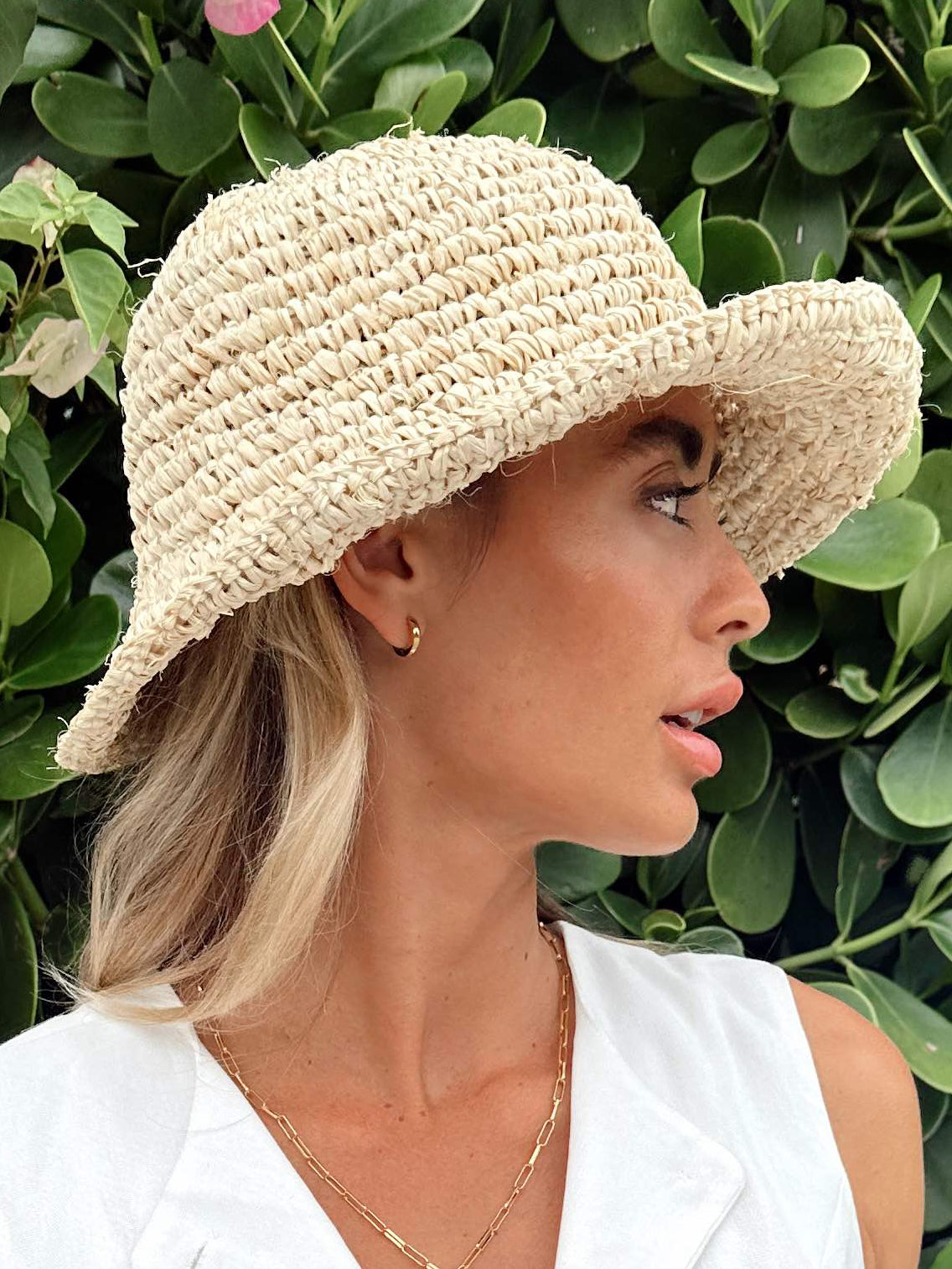 Gold plated stainless steel huggie earrings featuring a thick, polished band with secure latch closure.
Timeless and durable hoops—perfect for everyday elegance and layering with other earrings.